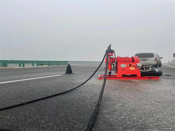 临湘马路路基路面开裂下沉注浆加固灌浆