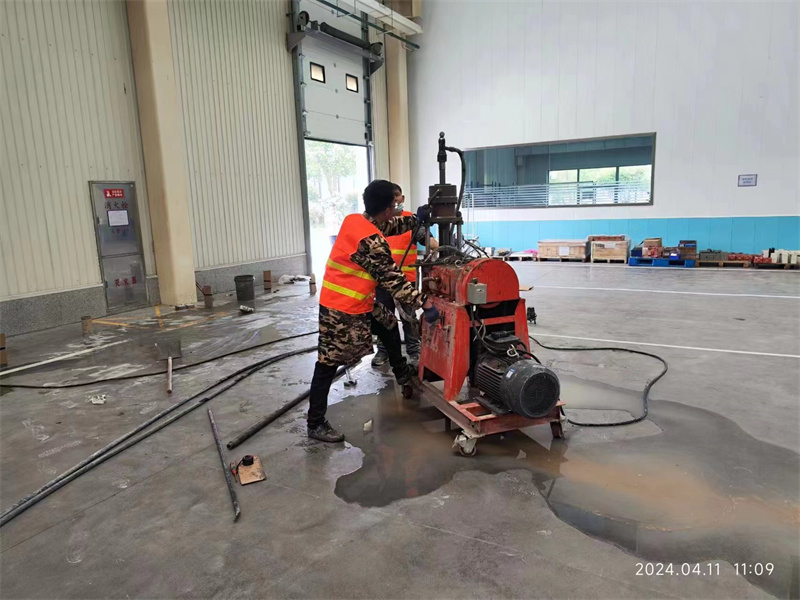 临湘厂房地面下沉塌陷注浆加固施工